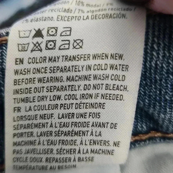 American Eagle Women's *NWOT Mom Distressed Blue Denim Jeans Size 20 - Picture 10 of 12